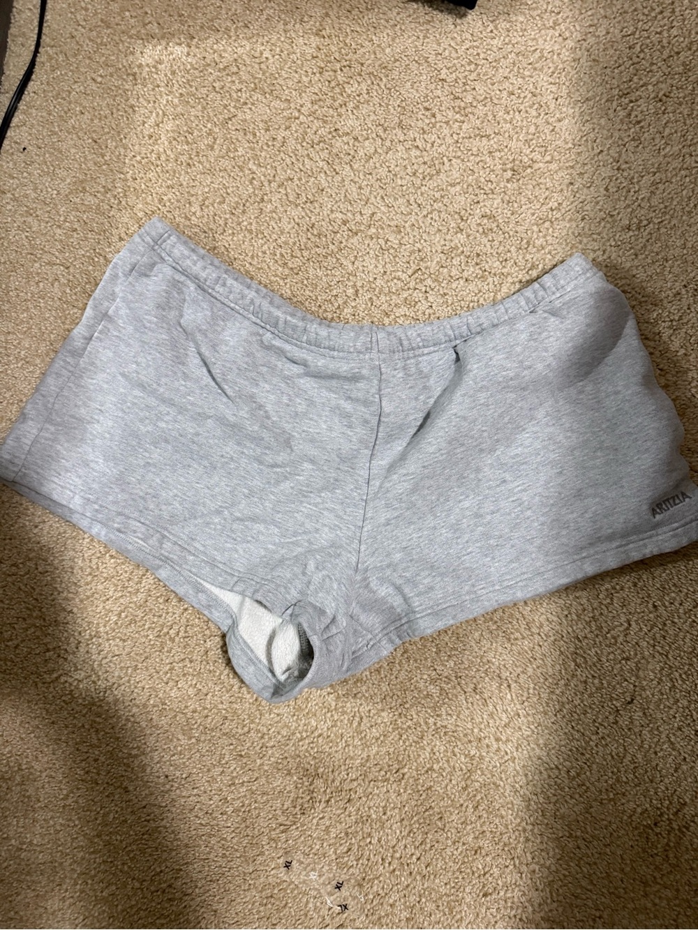 Aritzia low rise perfect fit sweat fleece shorts